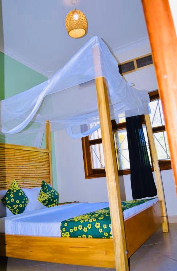 Bed and Breakfast Buutu Nest Джинджа Экстерьер фото